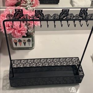 LAST CHANCE! Being donated! Jewelry Organizer 🖤🖤